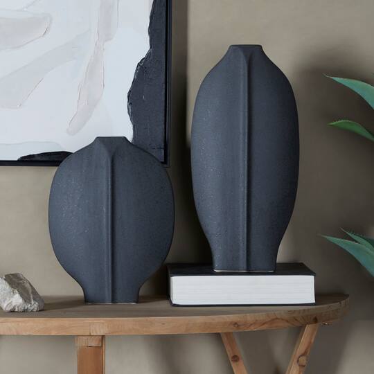 CosmoLiving by Cosmopolitan Black Ceramic Textured Vase Set of 2 18", 13"
